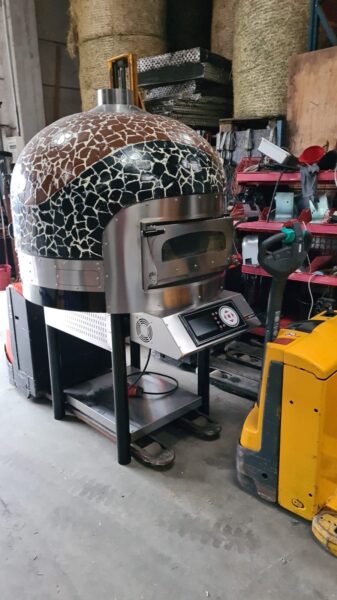 Professioneller GGM Gastro Pizzaofen / Steinofen