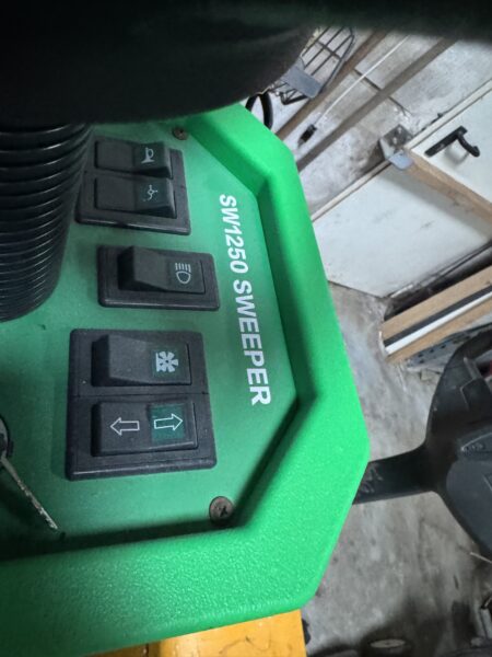 STAHLWERK SW1250 Elektrische Kehrmaschine Aufsitzkehrmaschine